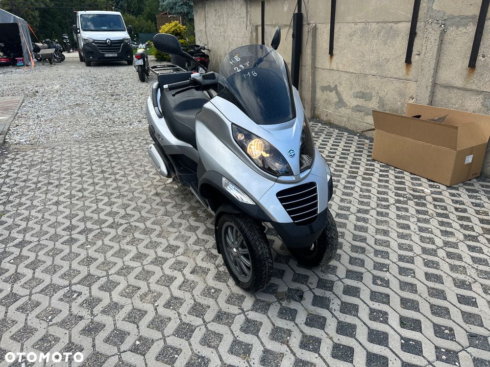 Piaggio MP-3 - 2