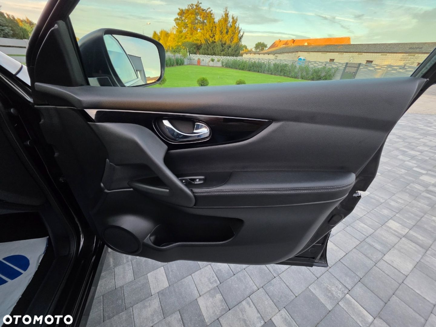 Nissan Qashqai - 25