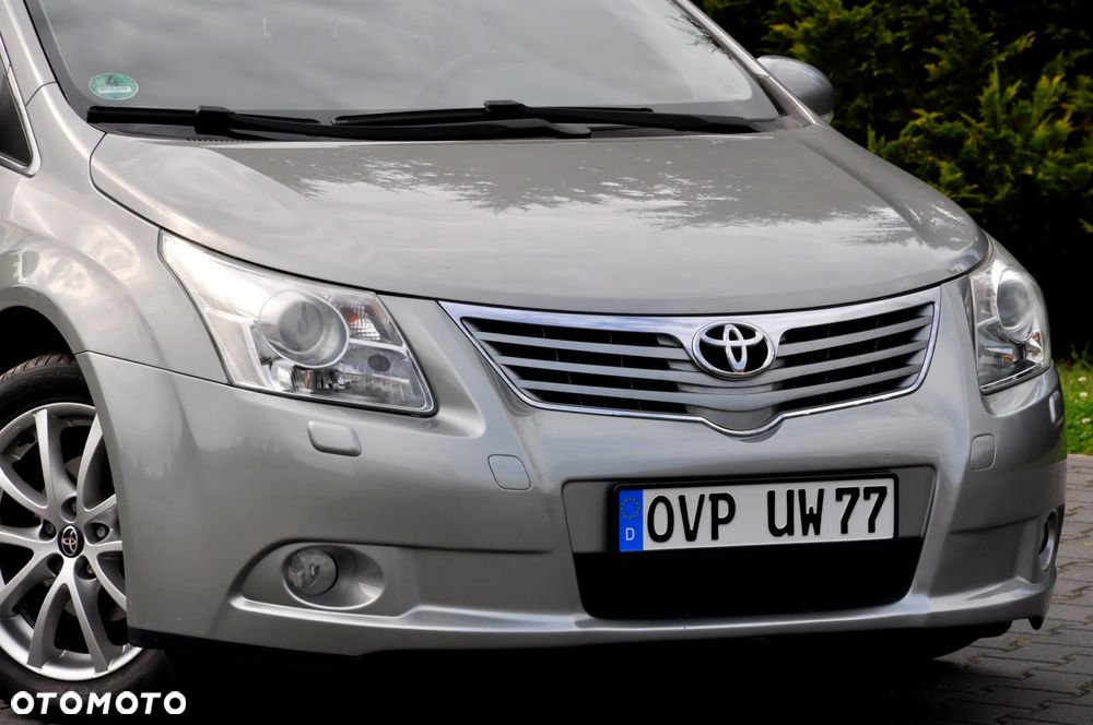 Toyota Avensis 1.8 Premium - 11
