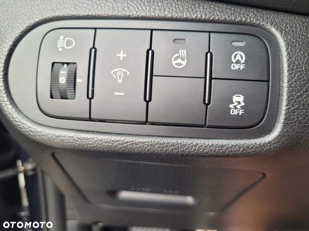 Kia Carens 1.7 CRDi 141 Dream Team Edition - 29