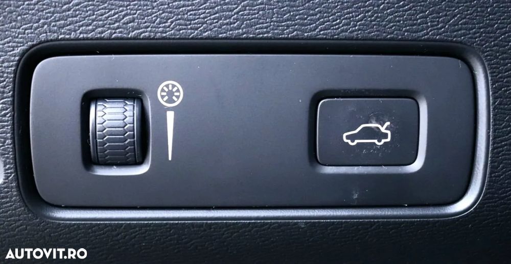 Volvo XC 40 D3 AWD Momentum - 35