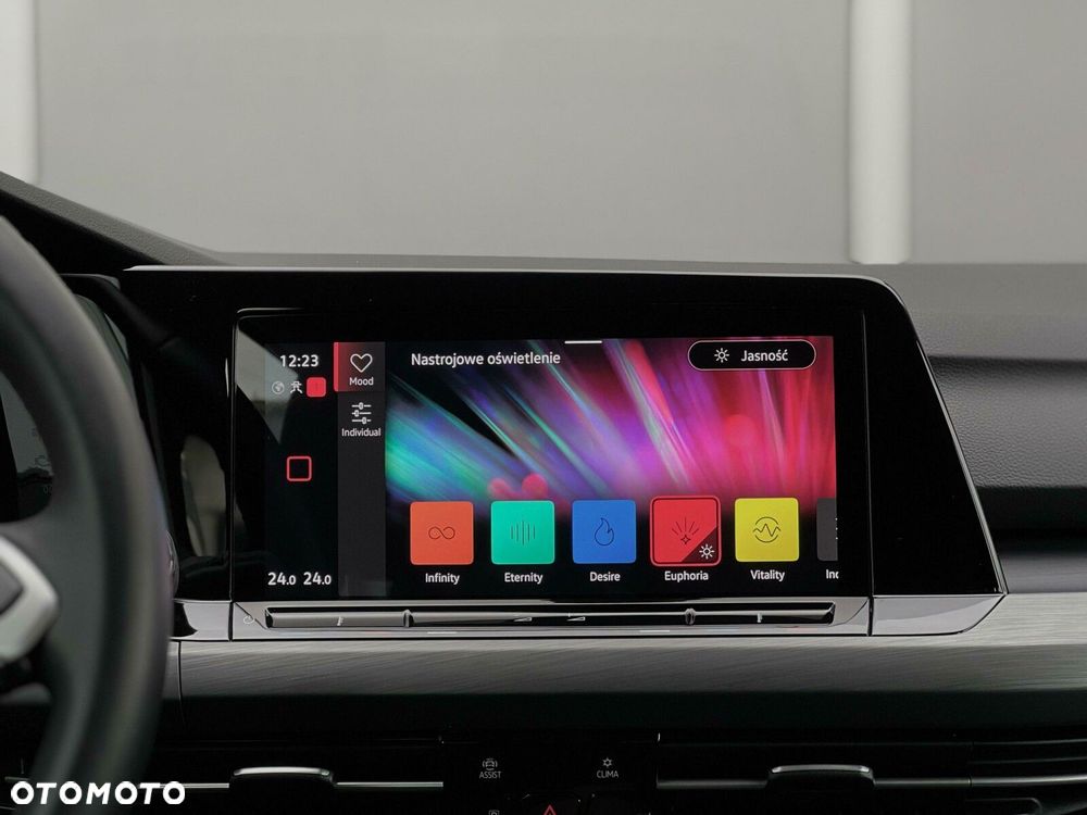 Volkswagen Golf VIII 1.5 TSI EVO Style - 30