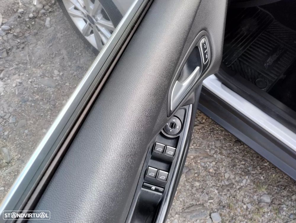 Ford Focus 1.0 EcoBoost Titanium - 19