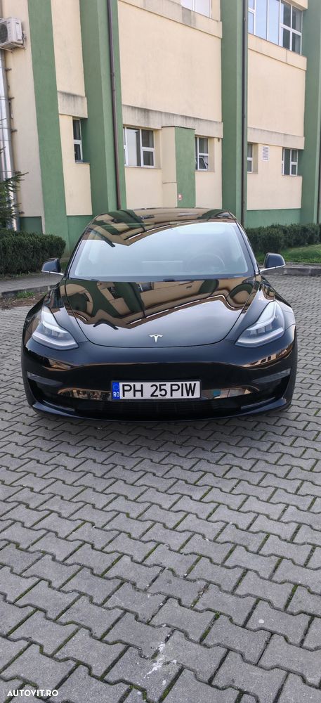 Tesla Model 3 - 2