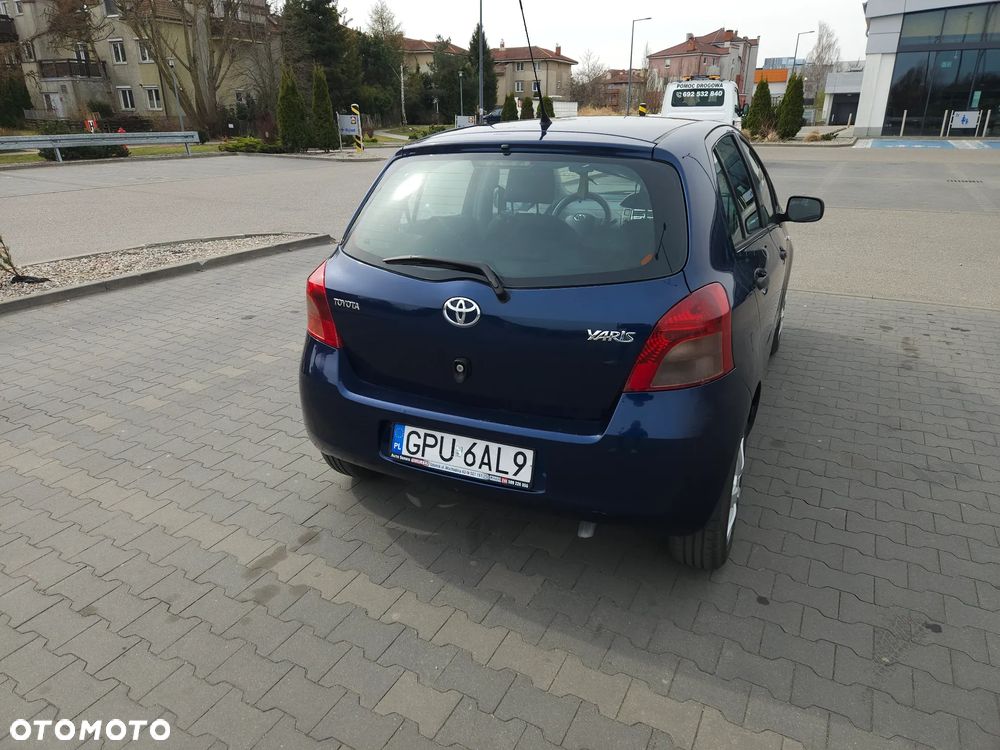 Toyota Yaris 1.3 Sol - 6