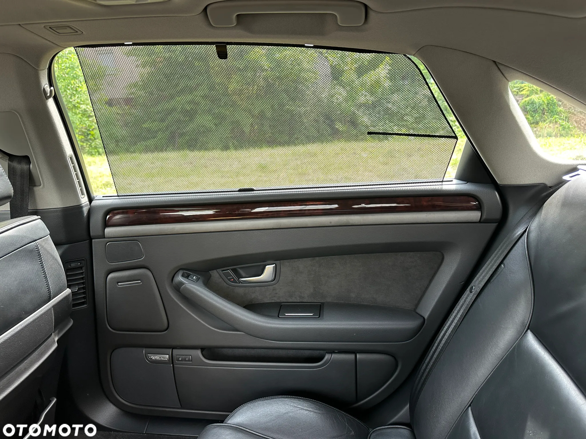 Audi A8 4.2 L Quattro - 15
