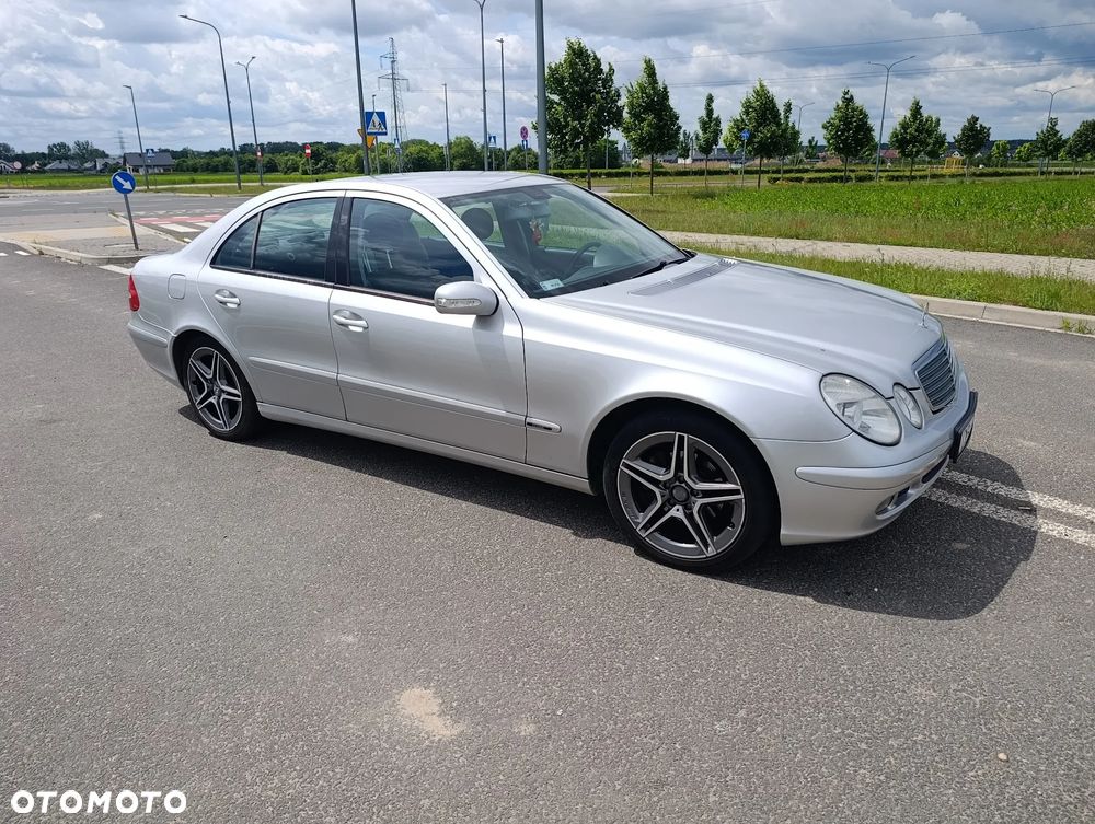 Mercedes-Benz Klasa E 200 CDI Classic - 1