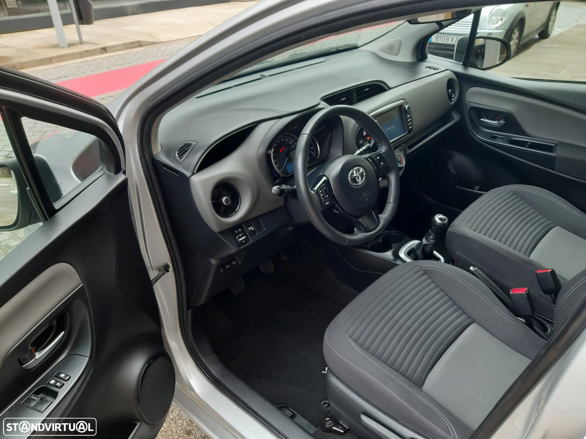 Toyota Yaris 1.0 VVT-i Comfort - 5