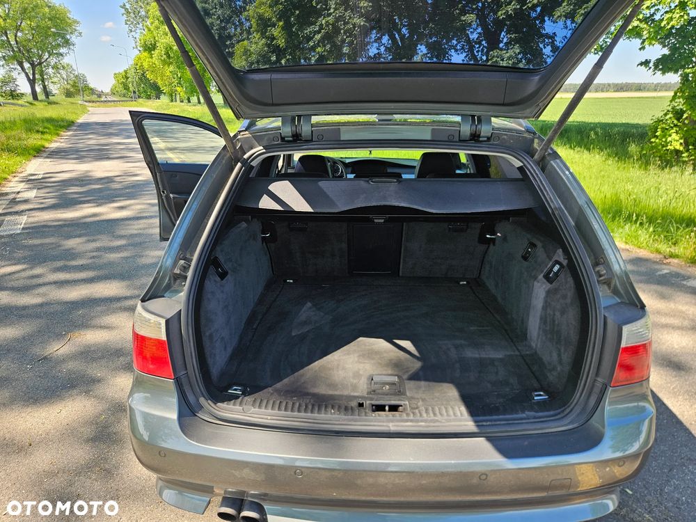 BMW Seria 5 523i - 10