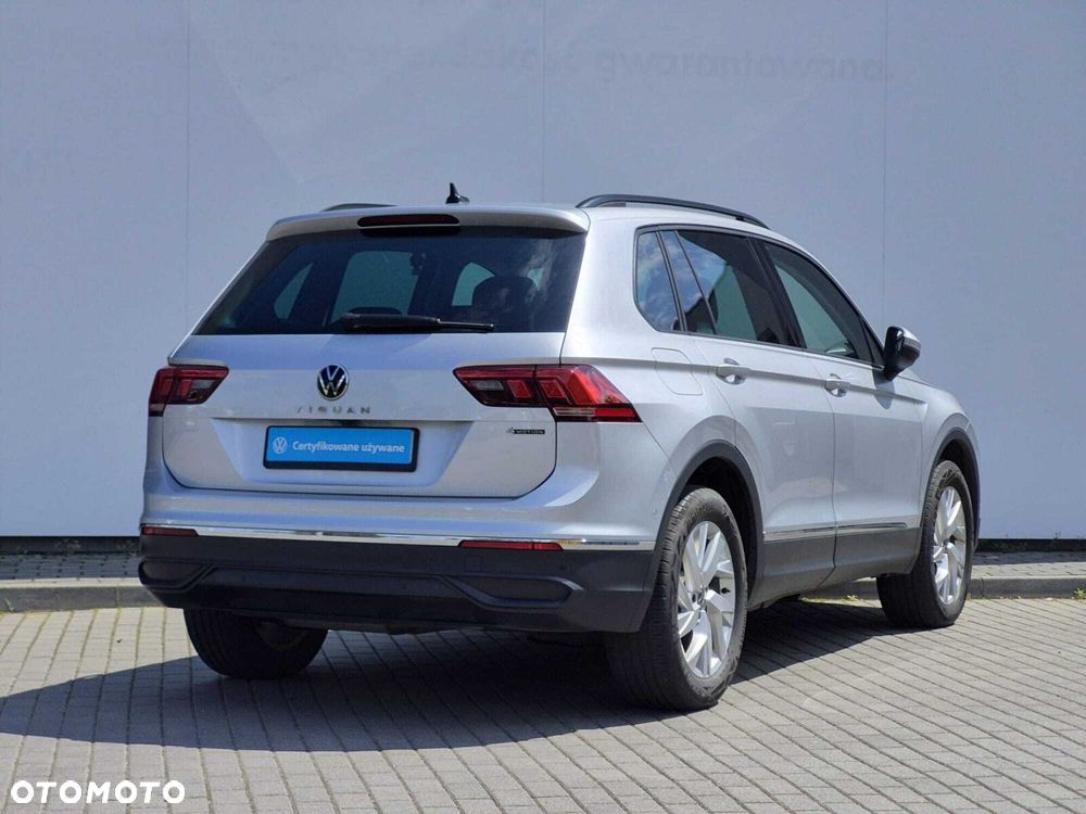 Volkswagen Tiguan - 2