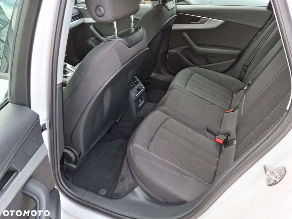 Audi A4 Avant 2.0 TDI S tronic - 14