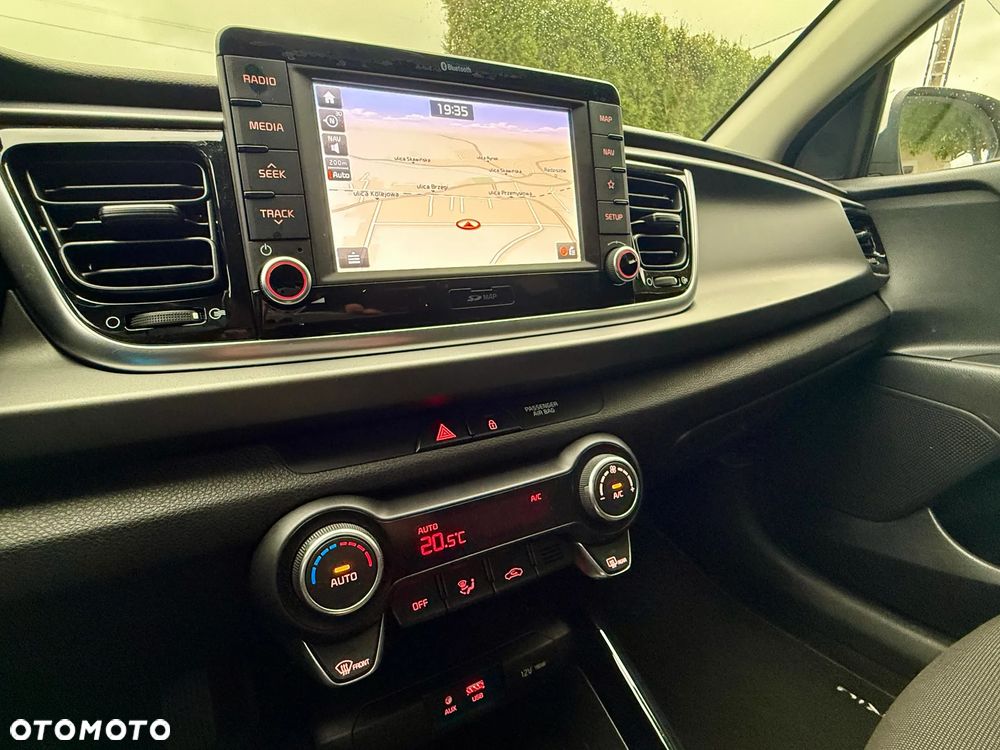 Kia Rio 1.2 Dream Team Edition - 9