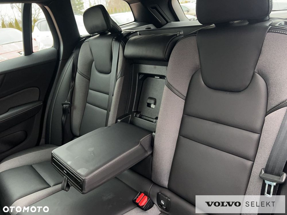 Volvo V60 B4 B Plus Dark - 11