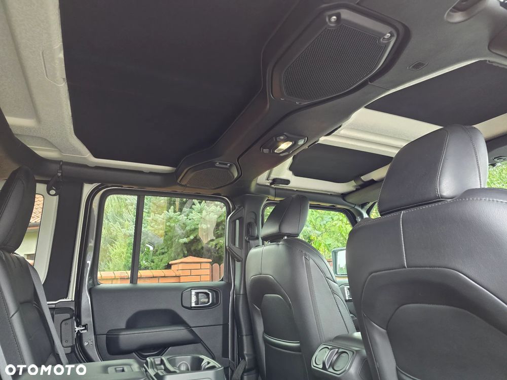 Jeep Wrangler Unlimited GME 2.0 Turbo Sahara - 24