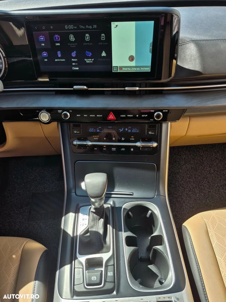 Kia Carnival - 23