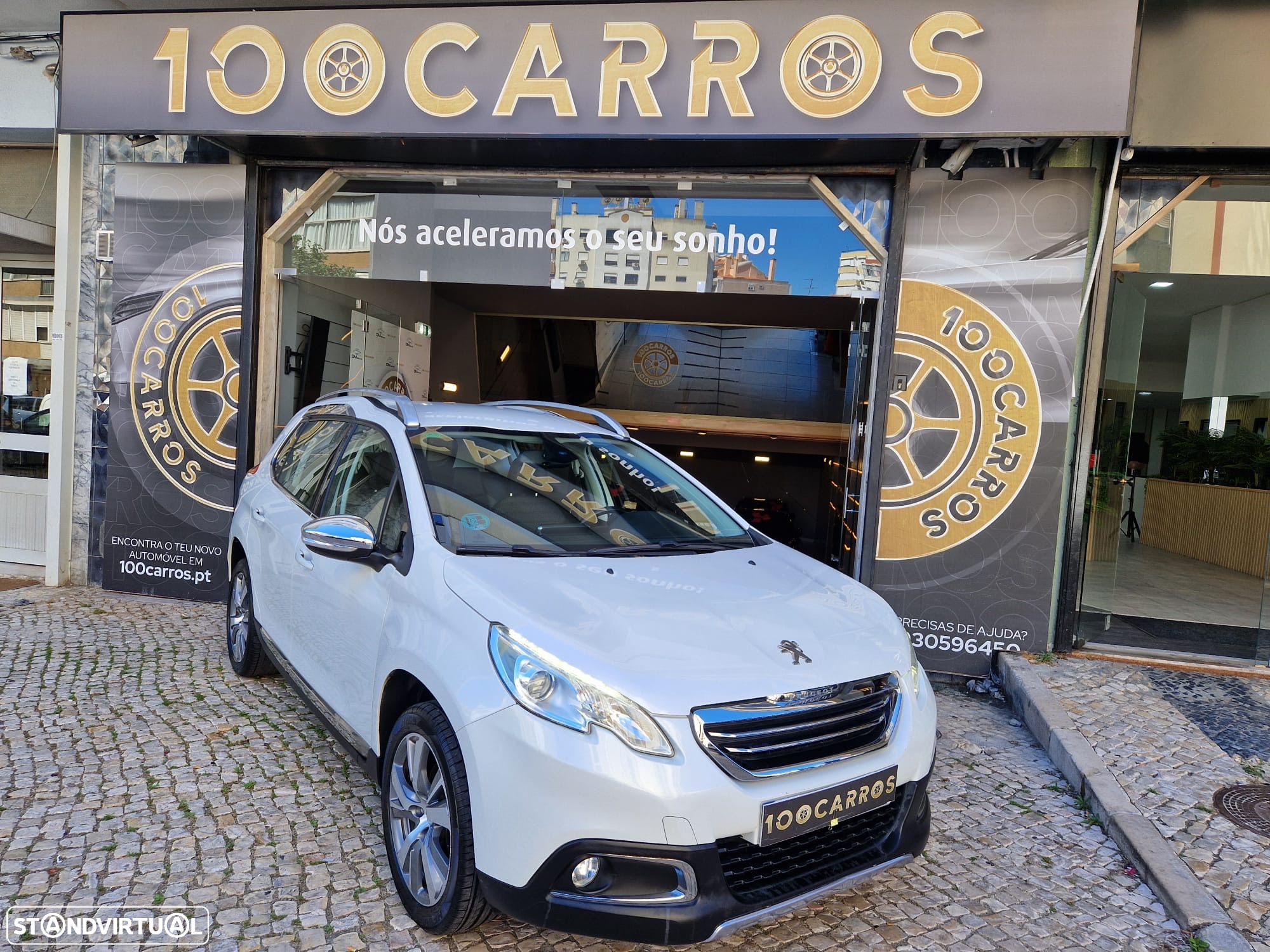Peugeot 2008 1.2 PureTech Allure - 2