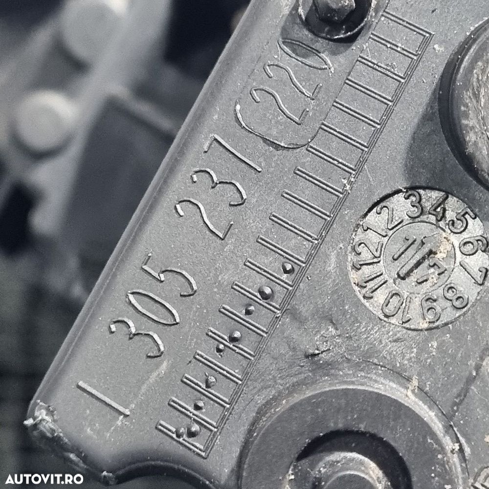 Far Dreapta Skoda Yeti Facelift 2013 - 2017 SUV 4 Usi (1375) Fara xenon 305237220 - 3