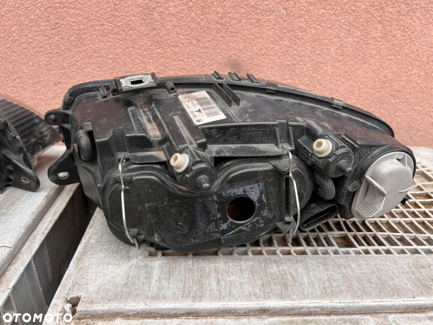 Lampa przednia ALFA ROMEO GT KOMPLET CZARNE EUROPA ORYGINALNE AL - 6