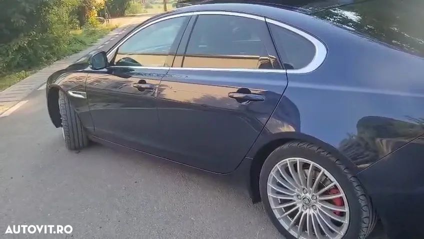 Jaguar F-Pace 20d RWD Prestige - 2