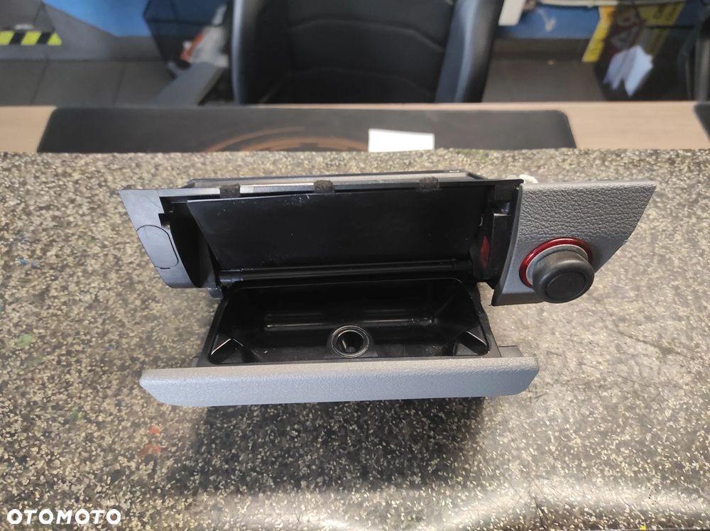 POPIELNICZKA VW TOURAN 1 03-10R 1T0857961 GNIAZDO ZAPALNICZKI WYSYŁKA !!! - 2