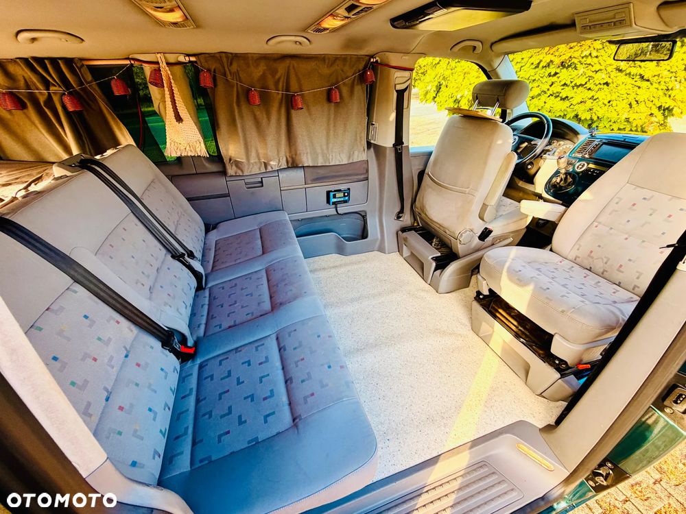 Volkswagen Multivan - 21