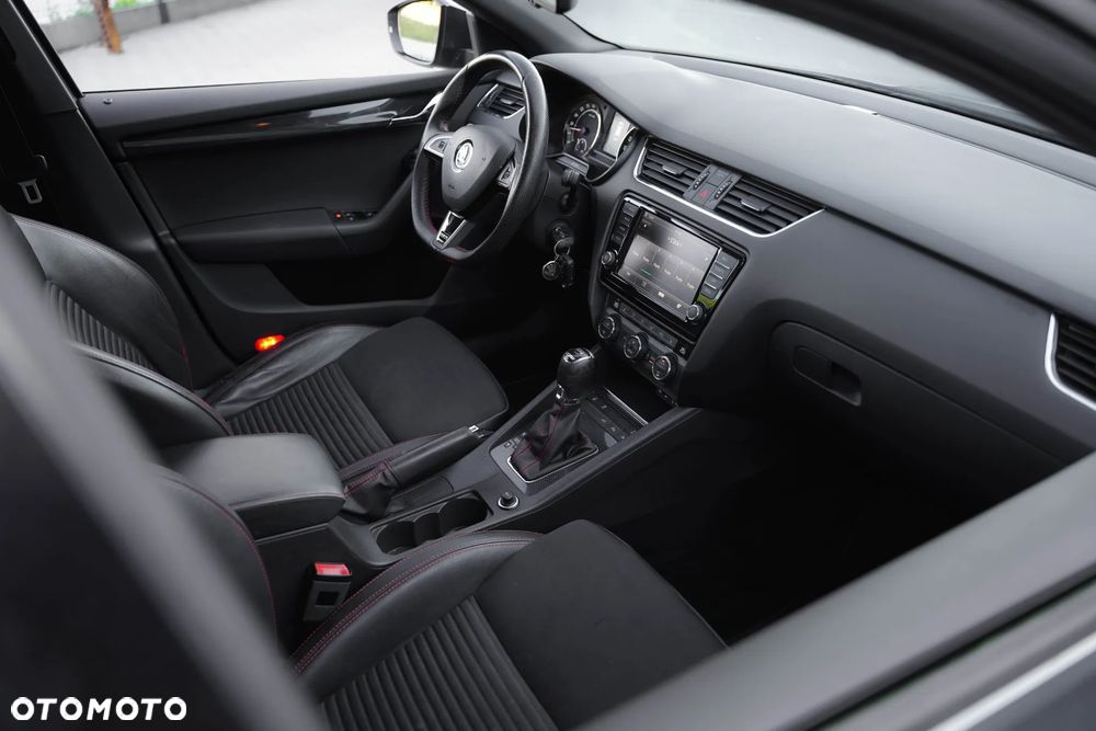 Skoda Octavia 2.0 TDI RS Challenge DSG - 13