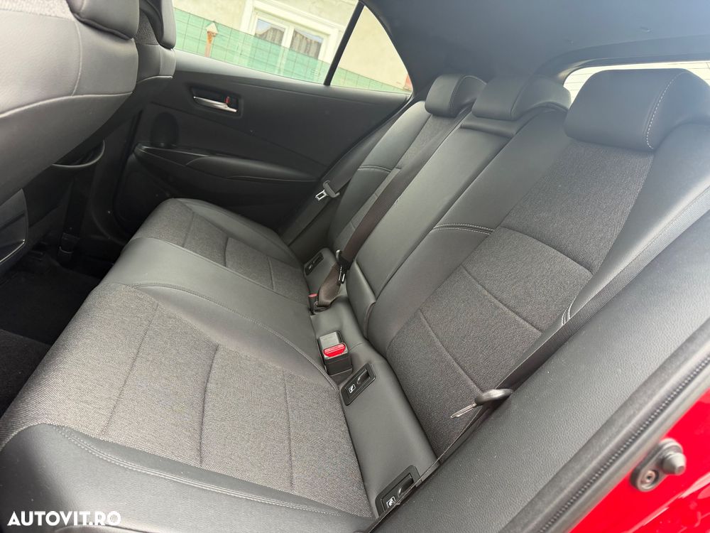 Toyota Corolla 1.8 HSD Dynamic Bi-tone - 7