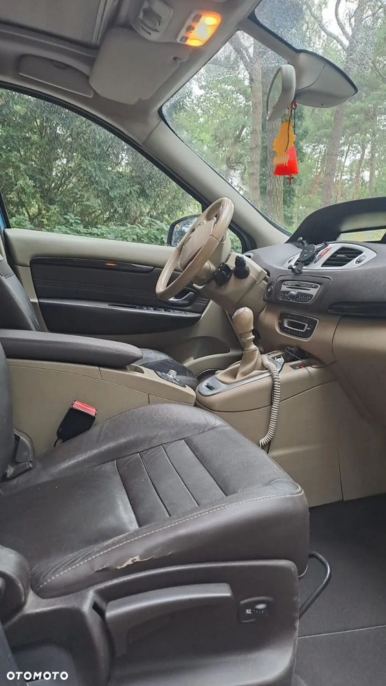 Renault Scenic 2.0 dCi Privilege - 10