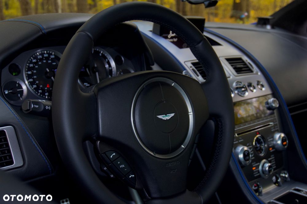 Aston Martin Virage - 26