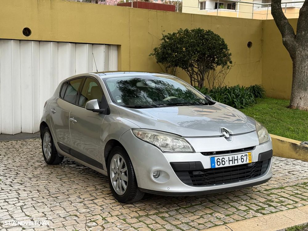 Renault Mégane 1.5 dCi Dynamique S - 2