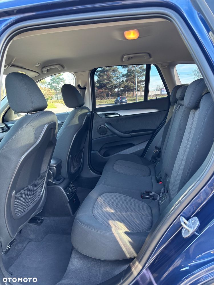 BMW X1 sDrive16d - 13