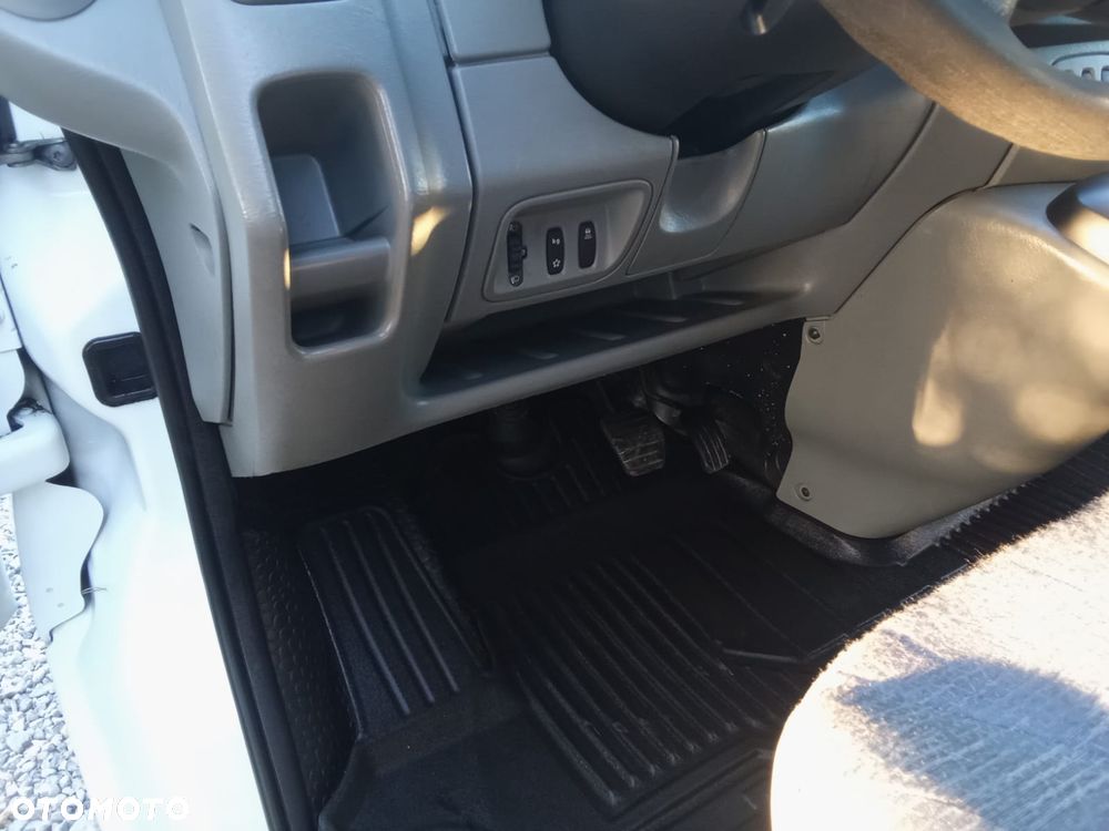 Renault Trafic - 17