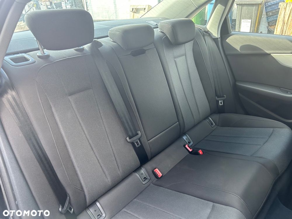 Audi A4 Limousine 35 TFSI mHEV Advanced S tronic - 16