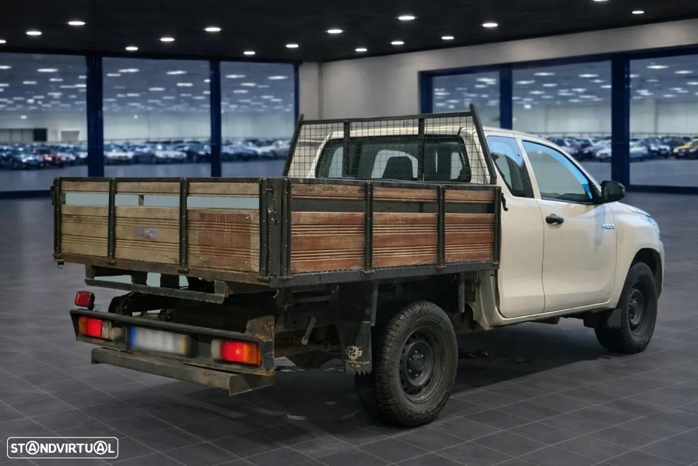 Toyota Hilux 2.4 D-4D 2WD CE 3L - 2