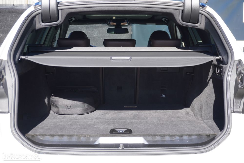BMW 330 e Aut. Sport Line - 10