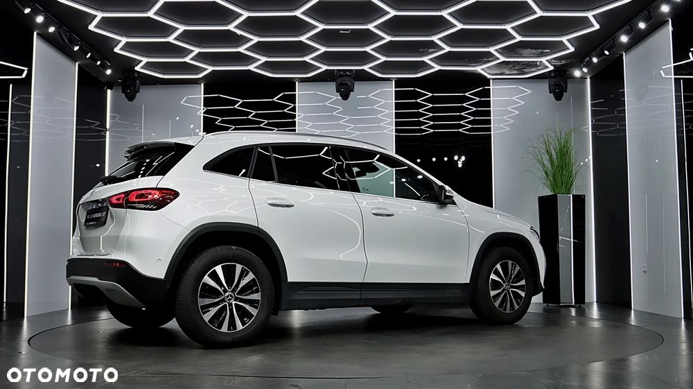 Mercedes-Benz GLA 200 Progressive - 10