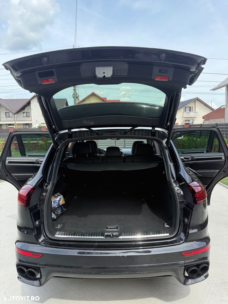 Porsche Cayenne 3.0 L - 9