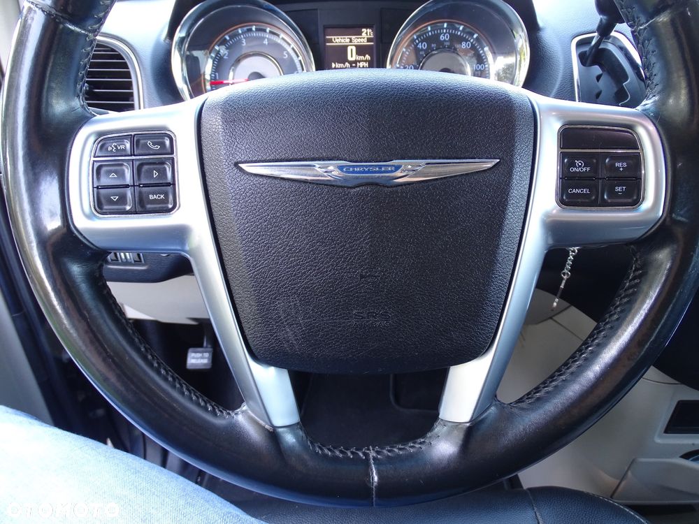 Chrysler Town & Country 3.6 Touring - 18