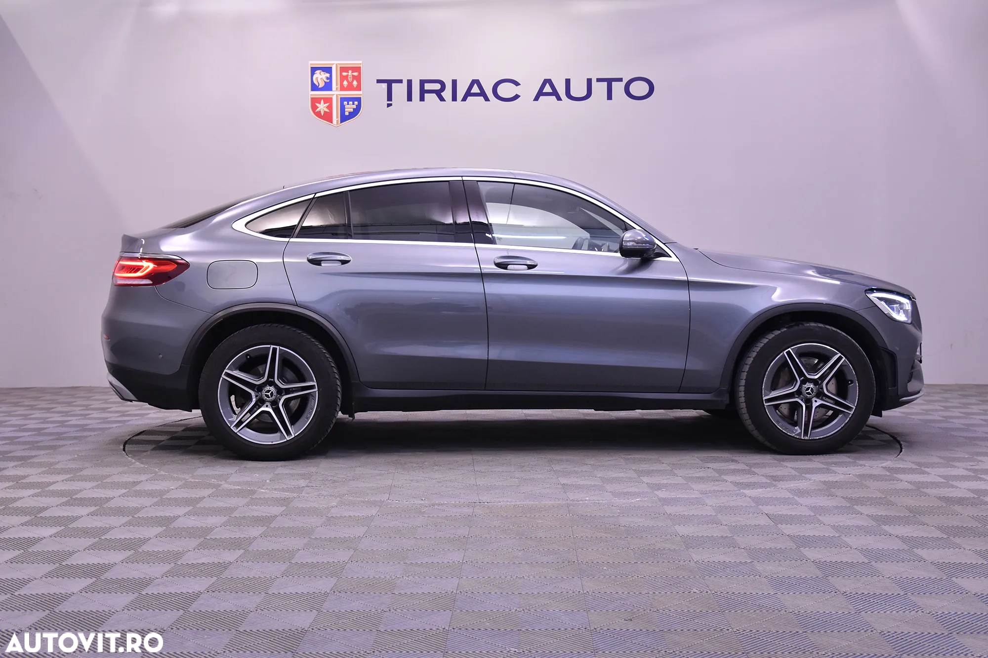 Mercedes-Benz GLC Coupe 220 d 4Matic 9G-TRONIC AMG Line - 6