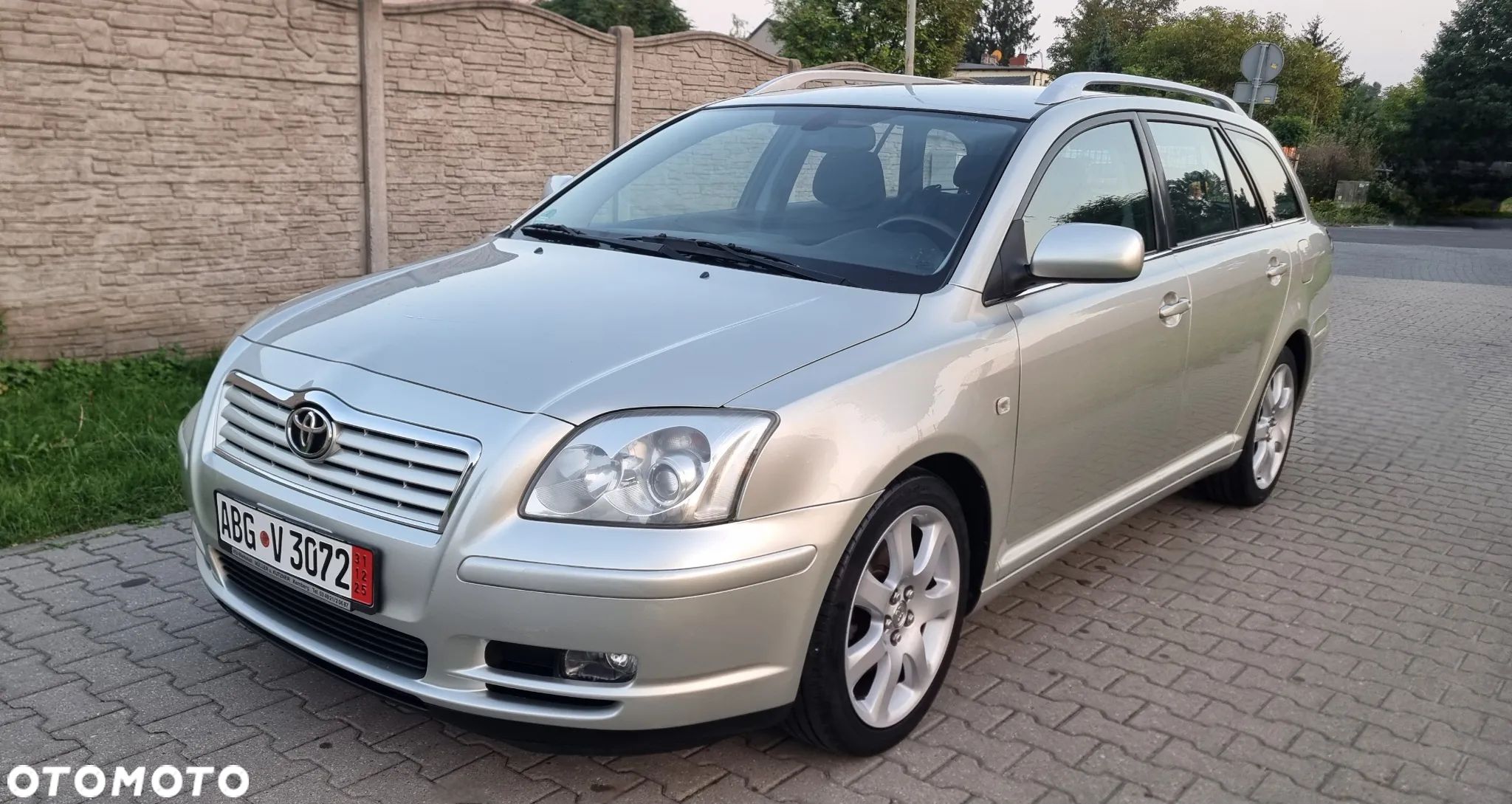 Toyota Avensis - 1