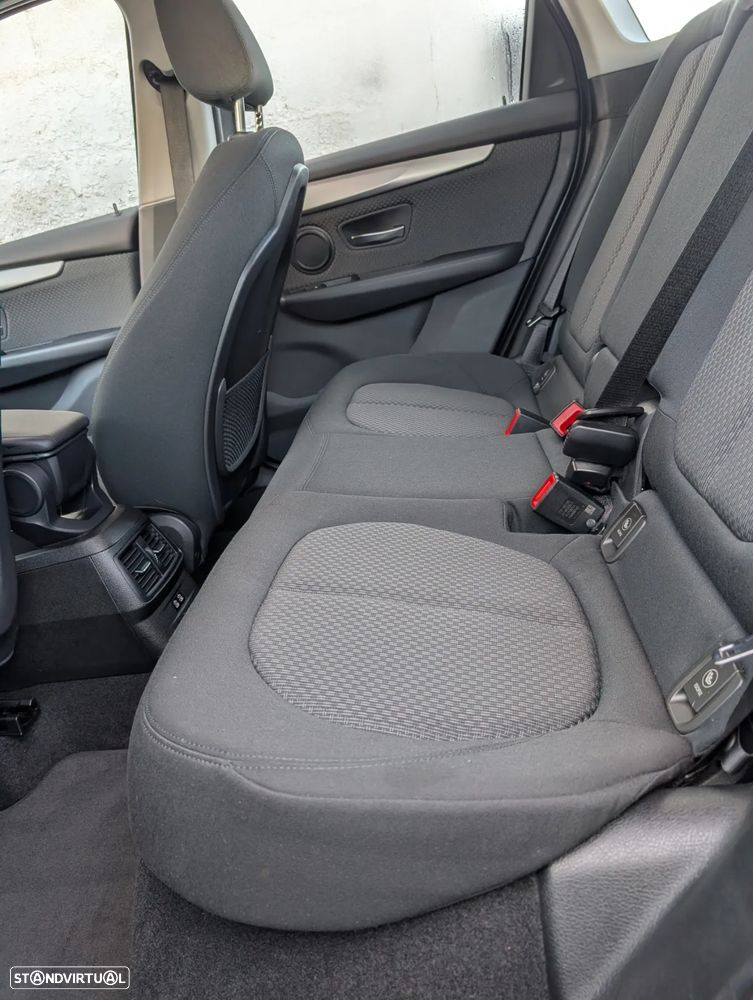 BMW 225xe Active Tourer - 16