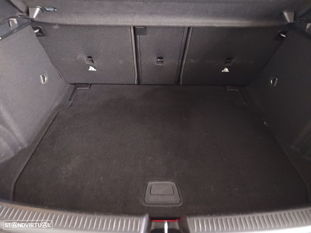 Mercedes-Benz A 200 AMG Line - 12