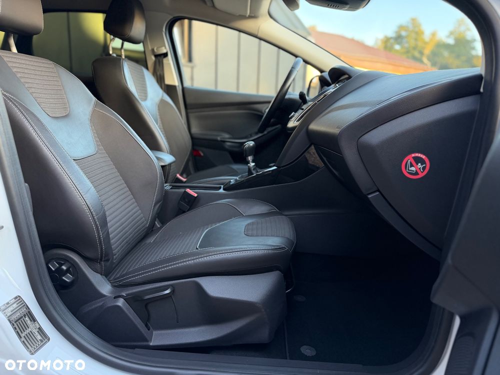 Ford Focus 1.0 EcoBoost STart-Stopp-System TITANIUM - 35