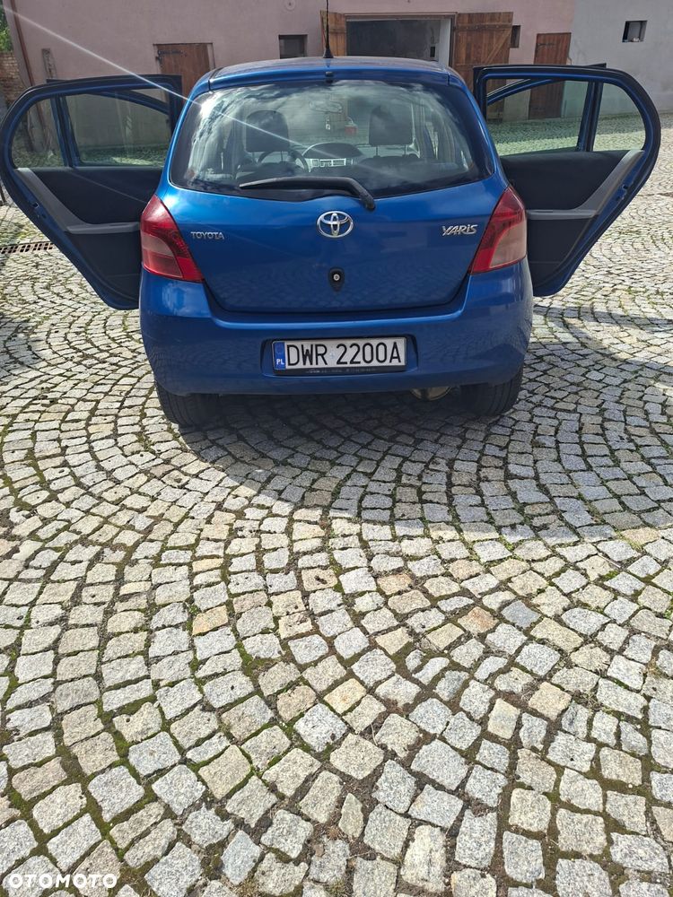 Toyota Yaris 2006 photo 3