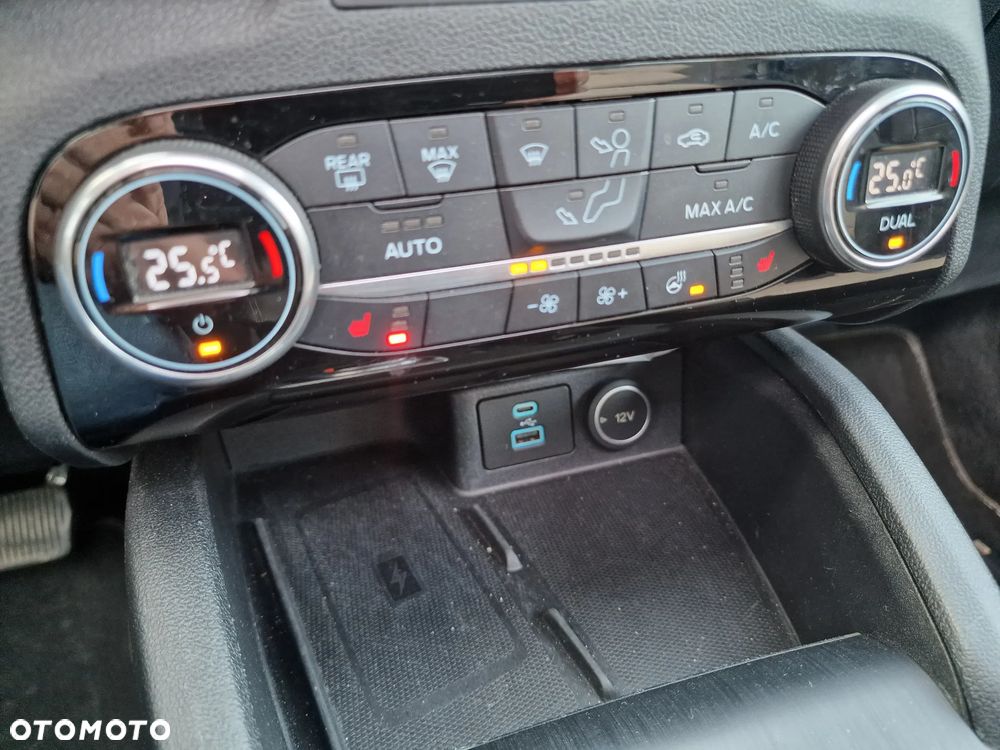 Ford Kuga 2.5 FHEV AWD Titanium X - 33