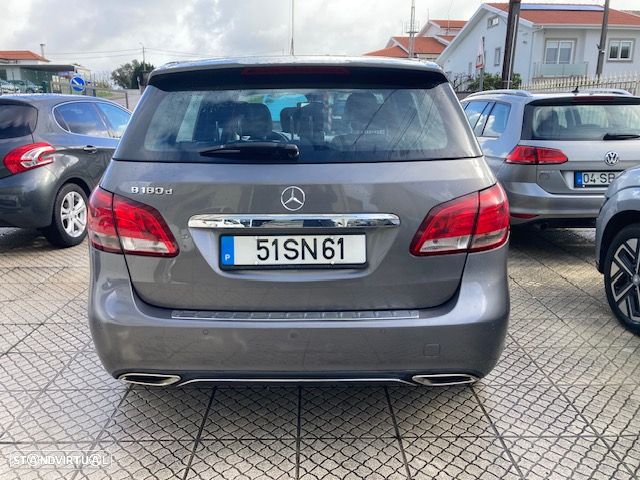 Mercedes-Benz B 180 - 18