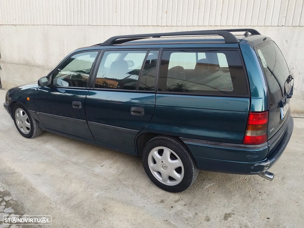 Opel Astra 1.4i 16V Sport - 2