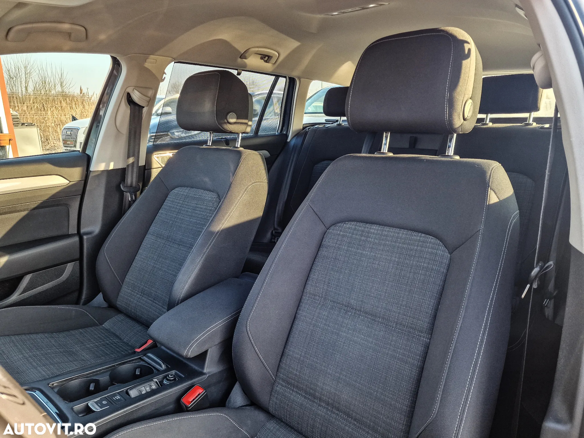 Volkswagen Passat - 10