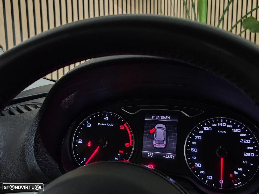 Audi A3 Sportback 1.6 TDI Attraction Special Edition - 27