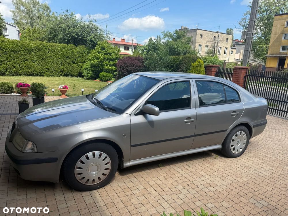 Skoda Octavia 1.6 Tour - 3